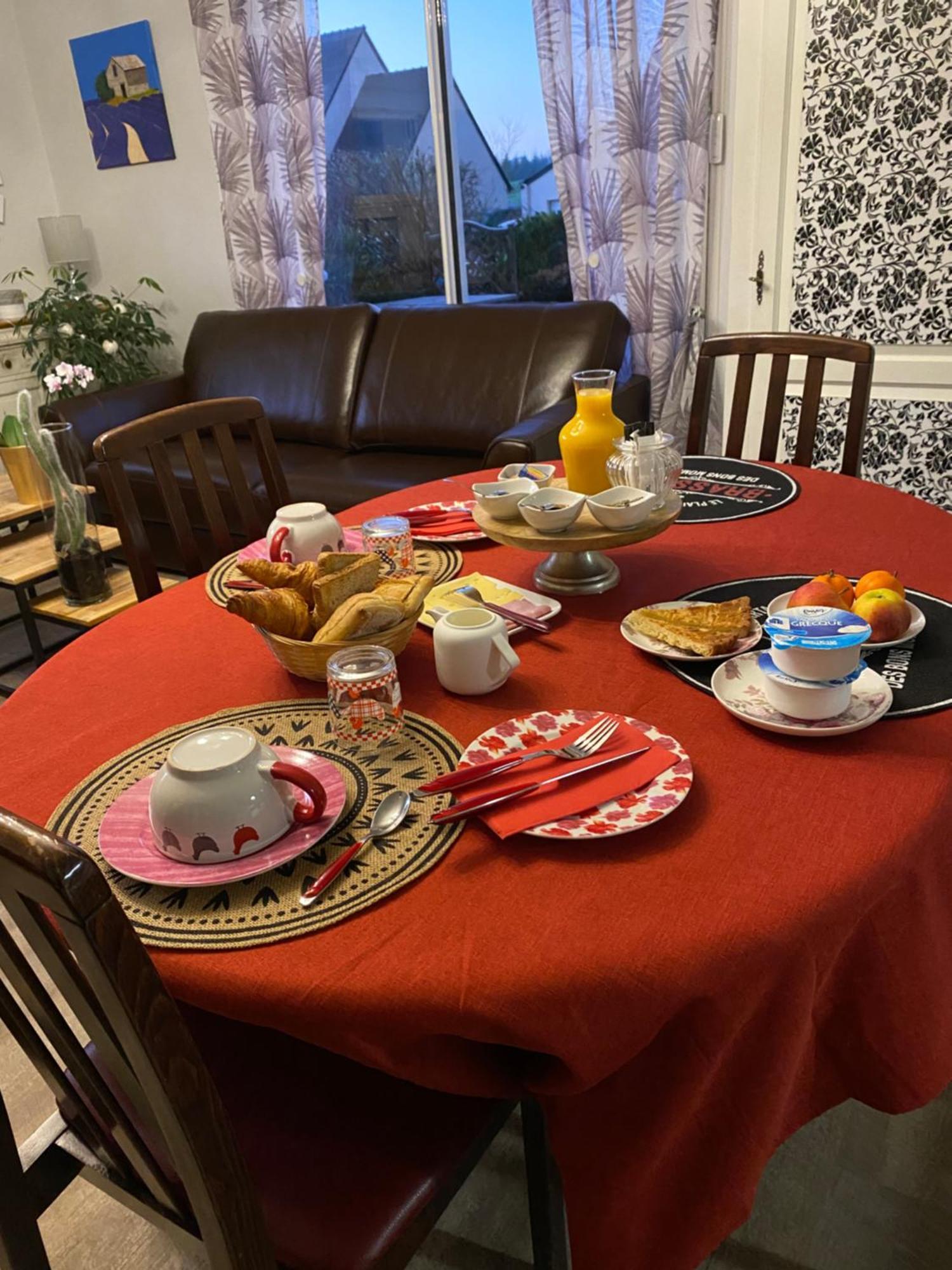 Maison d'Hôtes La Marie Pierre Pluherlin Extérieur photo